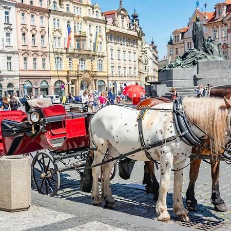 Cozy Homestay At Prague Main Station エクステリア 写真