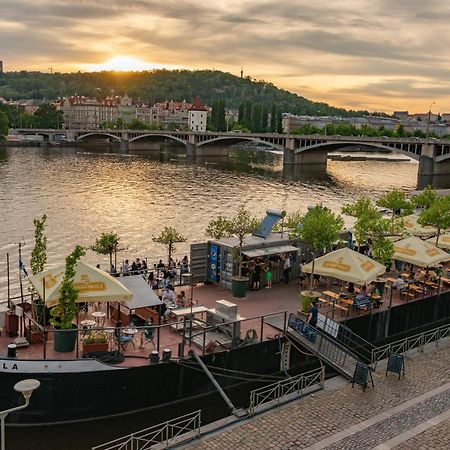 Cozy Homestay At Prague Main Station エクステリア 写真