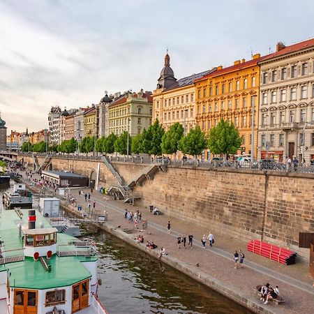 Cozy Homestay At Prague Main Station エクステリア 写真