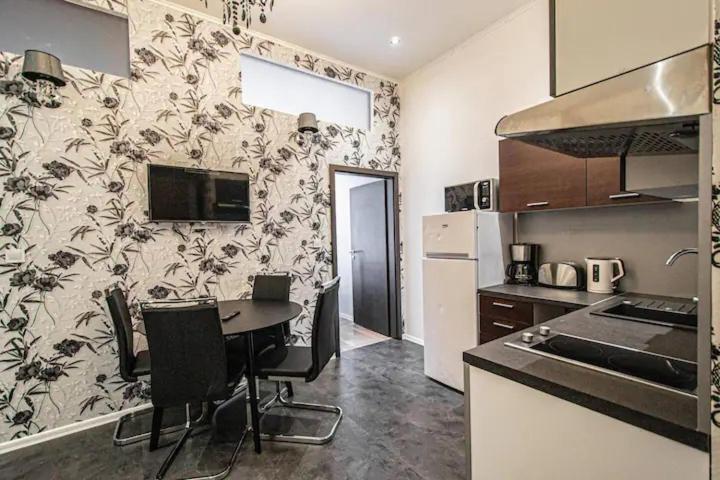 Cozy Homestay At Prague Main Station エクステリア 写真