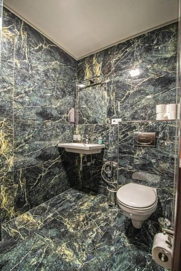 Cozy Homestay At Prague Main Station エクステリア 写真