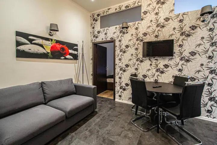Cozy Homestay At Prague Main Station エクステリア 写真