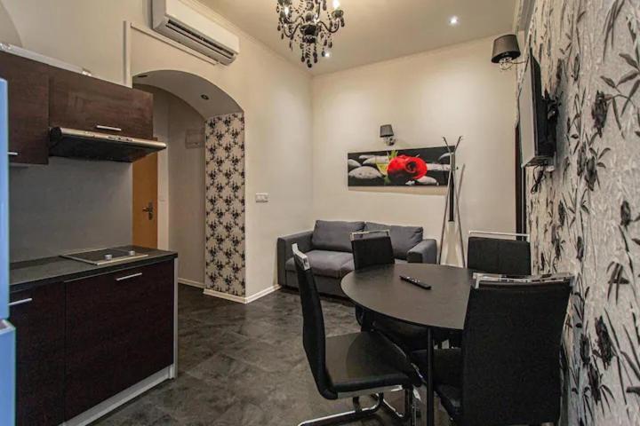 Cozy Homestay At Prague Main Station エクステリア 写真