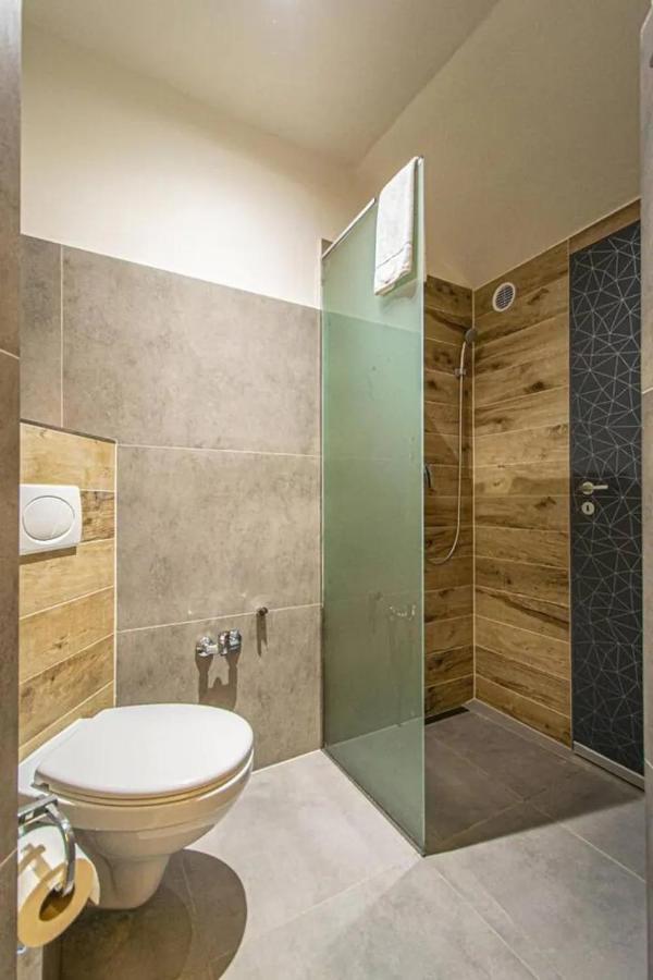 Cozy Homestay At Prague Main Station エクステリア 写真