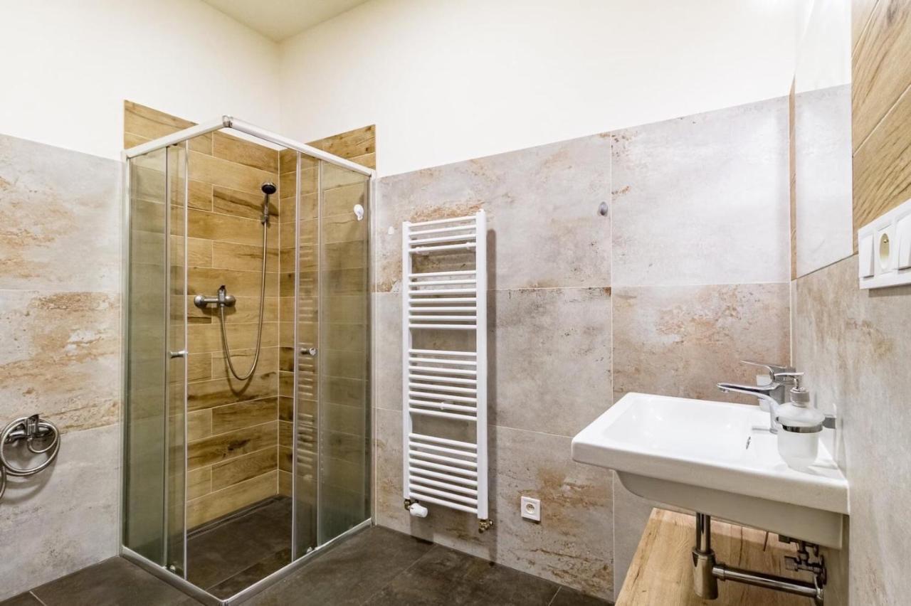 Cozy Homestay At Prague Main Station エクステリア 写真