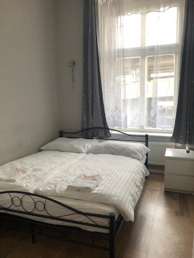 Cozy Homestay At Prague Main Station エクステリア 写真