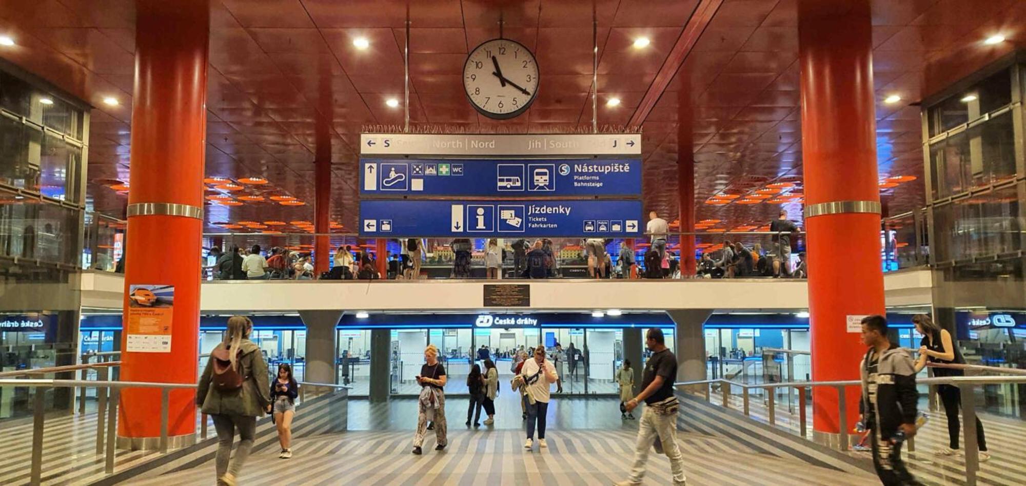 Cozy Homestay At Prague Main Station エクステリア 写真